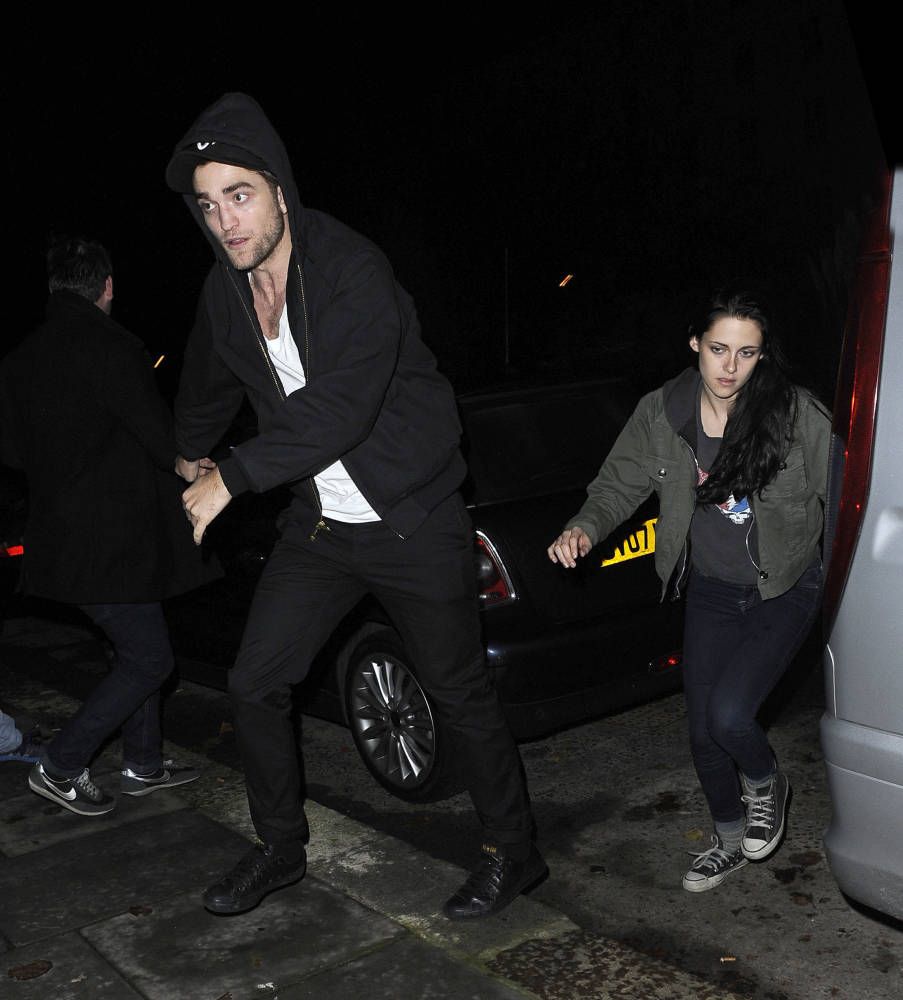 http://i1239.photobucket.com/albums/ff506/foforks/Robsten/001-1.jpg