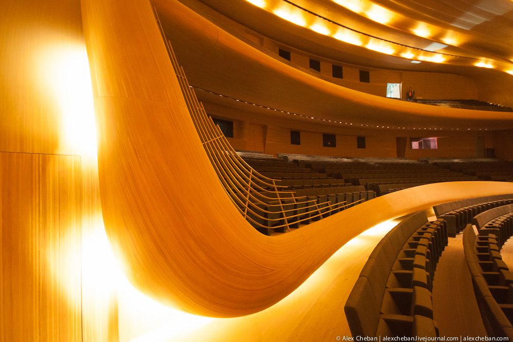 Невероятный проект Захи Хадид в Баку: гармония линий и смысла. 