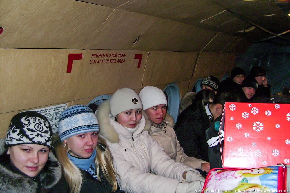  Россия: как дети из Тундры в школу на вертолете летают... 