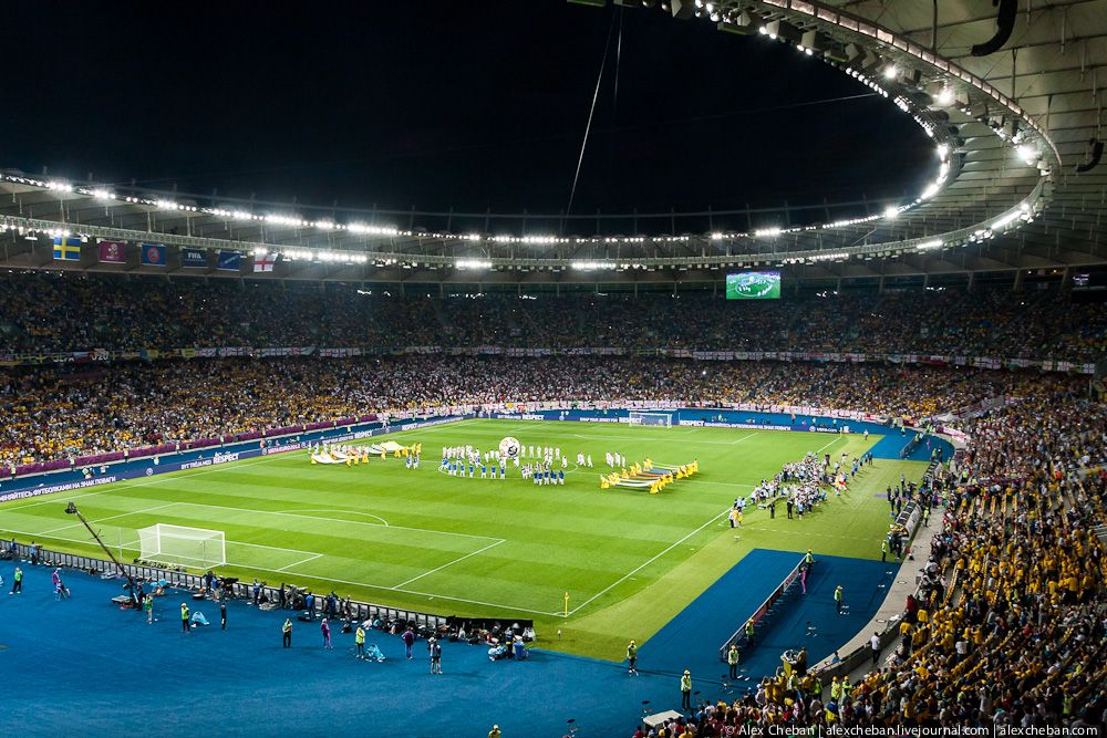 Большой футбол глазами профана: репортаж с главного стадиона Евро-2012 