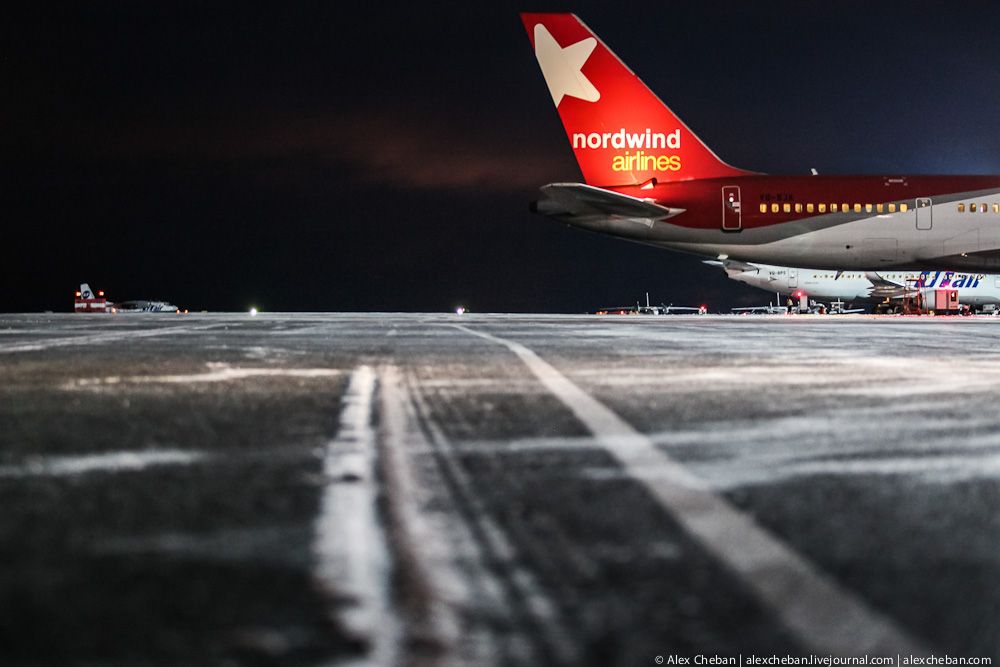 Аэропорт на севере: ночью и днем, сверху и снизу, внутри и снаружи... 