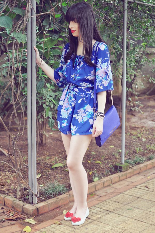 look azul e vermelho