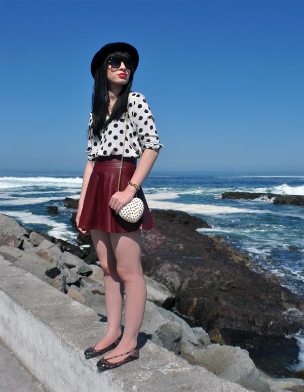 look saia burgundy