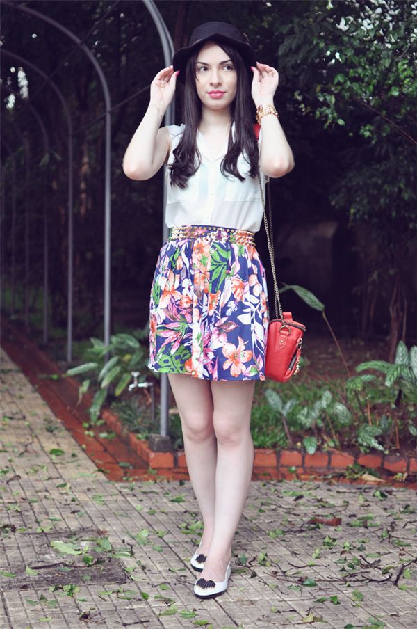 look saia e chapéu