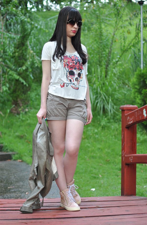 look t-shirt de caveira