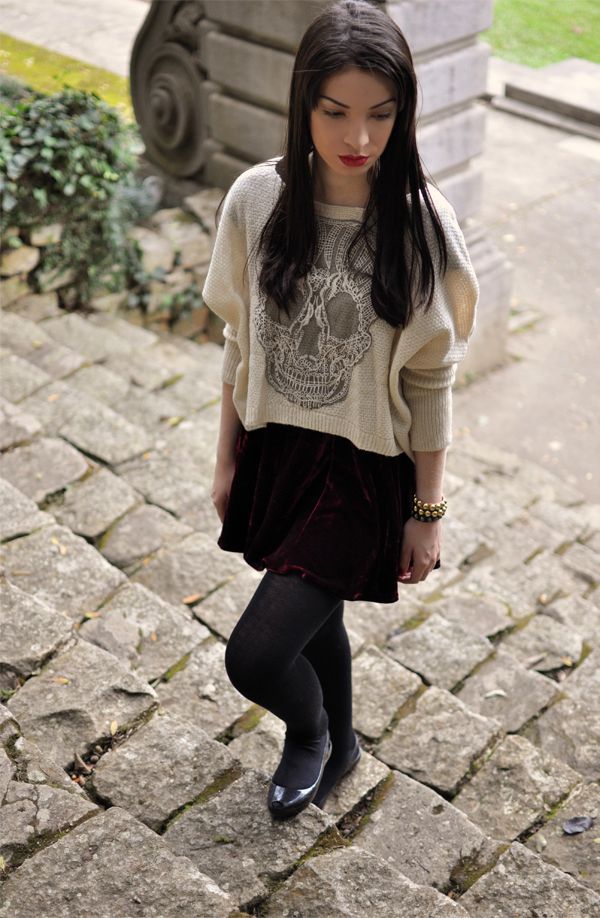 look saia burgundy