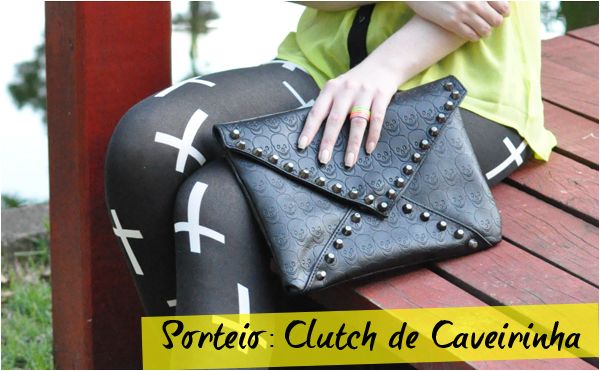 photo sorteioclutchcaveirinha_zps65706b0a.jpg