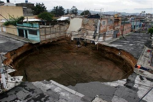 sinkhole_zps24d139dd.jpg