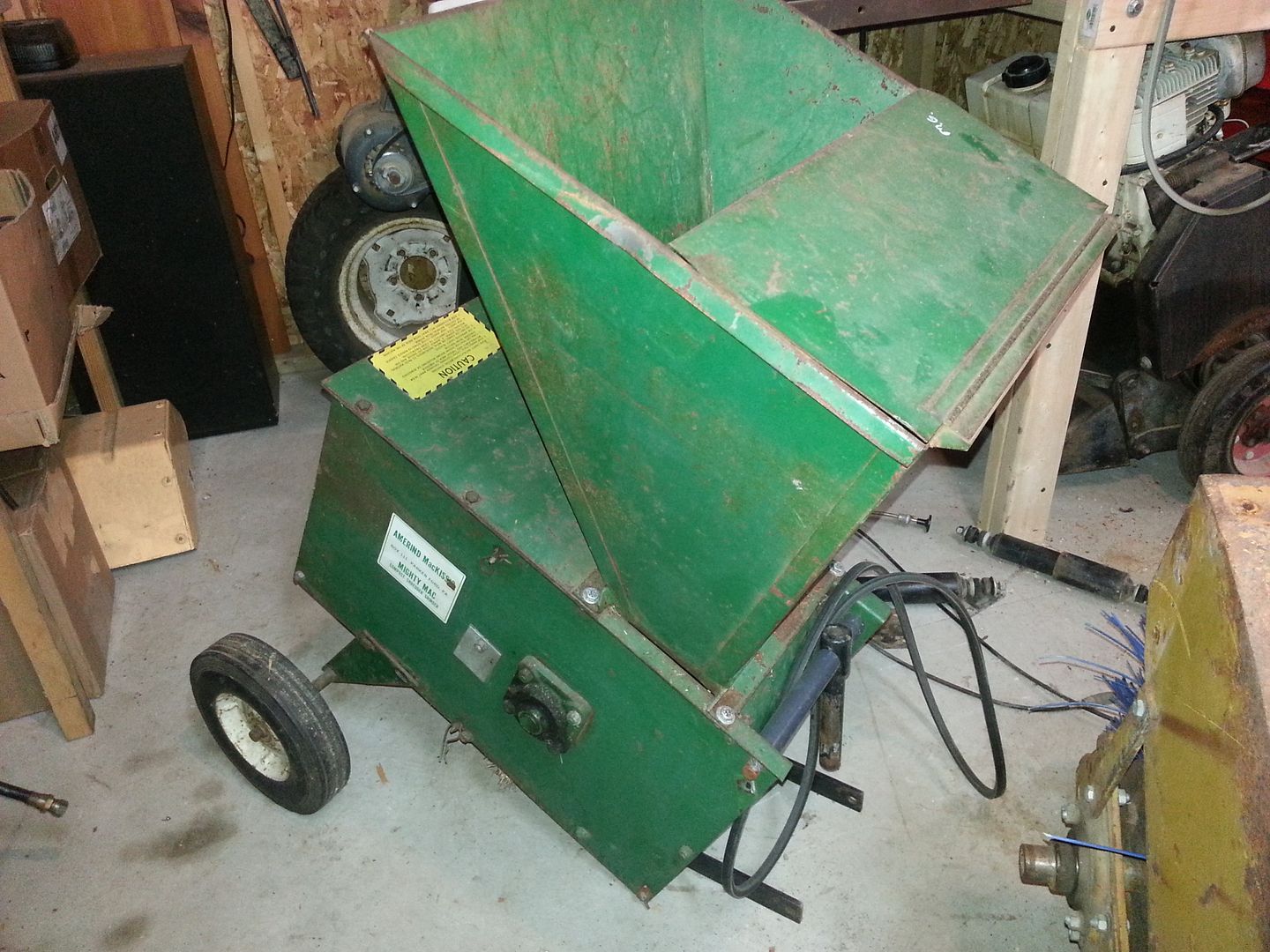 Mackissic ''mighty Mac'' Chipper/shredder Allis Chalmers, Simplicity