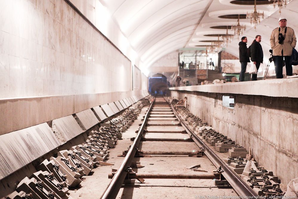 Московское метро пути. Станция метро рельсы. Рельсы метро. Пути метрополитена. Рельсы метрополитена.